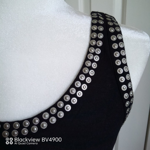 H&M Women's Round Neck Sleeveless Blouse - Picture 3 of 9